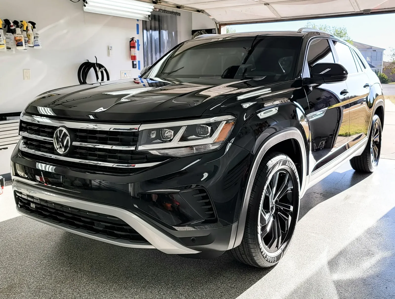 Black Volkswagen SUV after ceramic coating at Kaliber Auto Detailing